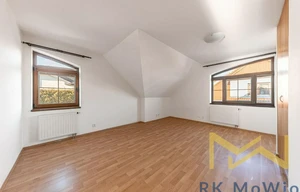 Family house for rent, 390m<sup>2</sup>, 903m<sup>2</sup> of land