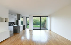 Family house for rent, 210m<sup>2</sup>, 207m<sup>2</sup> of land