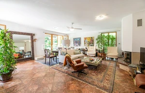 Family house for rent, 340m<sup>2</sup>, 1197m<sup>2</sup> of land