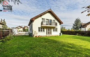 Family house for rent, 333m<sup>2</sup>, 1137m<sup>2</sup> of land