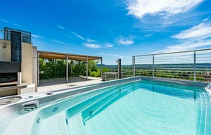 Apartment for rent, 5+kk - 4 bedrooms, 260m<sup>2</sup>