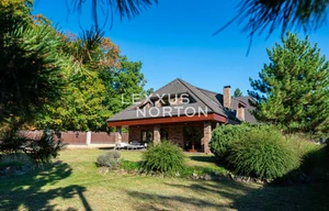 Family house for sale, 378m<sup>2</sup>, 1502m<sup>2</sup> of land