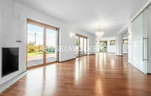 Villa for rent, 315m<sup>2</sup>, 1493m<sup>2</sup> of land