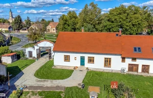 Family house for sale, 870m<sup>2</sup>, 2276m<sup>2</sup> of land