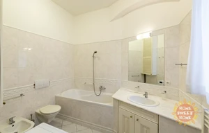 Apartment for rent, 4+kk - 3 bedrooms, 122m<sup>2</sup>
