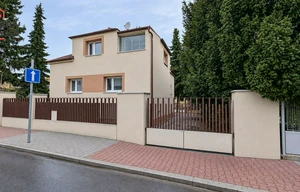 Family house for rent, 162m<sup>2</sup>, 664m<sup>2</sup> of land