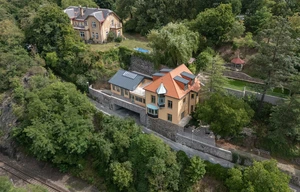 Villa for sale, 308m<sup>2</sup>, 1056m<sup>2</sup> of land