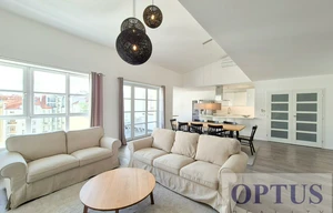 Apartment for rent, 5 bedrooms +, 218m<sup>2</sup>
