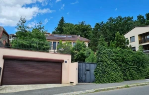 Family house for sale, 271m<sup>2</sup>, 819m<sup>2</sup> of land