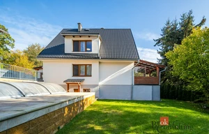 Family house for sale, 279m<sup>2</sup>, 925m<sup>2</sup> of land
