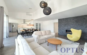 Apartment for rent, 5 bedrooms +, 218m<sup>2</sup>