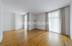 Apartment for rent, 5+kk - 4 bedrooms, 184m<sup>2</sup>