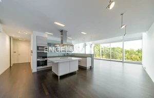 Apartment for rent, 5 bedrooms +, 297m<sup>2</sup>