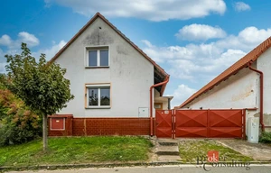 Family house for sale, 105m<sup>2</sup>, 348m<sup>2</sup> of land