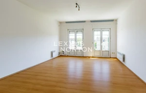 Family house for rent, 365m<sup>2</sup>, 539m<sup>2</sup> of land