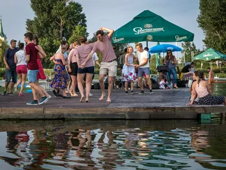 Regular summer event Swing & Swim takes place in Biotop Radotín. You can enjoy our taster class for free there and enjoy the dance floor with live band swing music.