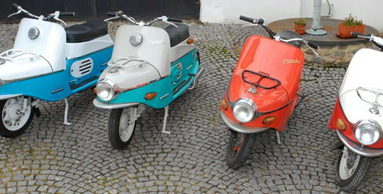 Vintage Scooters: Velorex and Čezeta