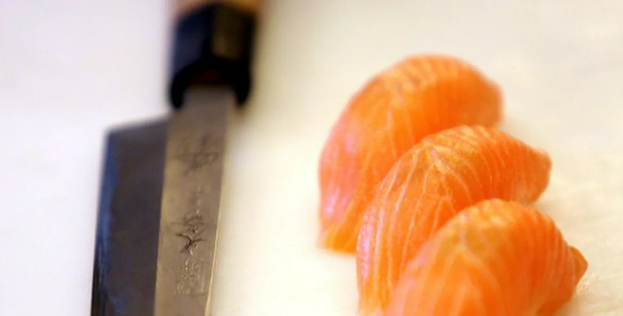 Watch a Japanese Chef Prepare Sushi in 5 Easy Steps