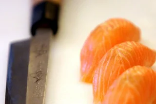 Watch a Japanese Chef Prepare Sushi in 5 Easy Steps