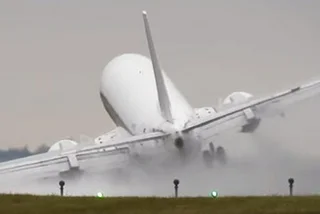 VIDEO: High Winds Lead to Near-Crash at Václav Havel Airport
