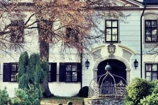 Actor Crispin Glover’s 17th-Century Czech Chateau Available on Airbnb