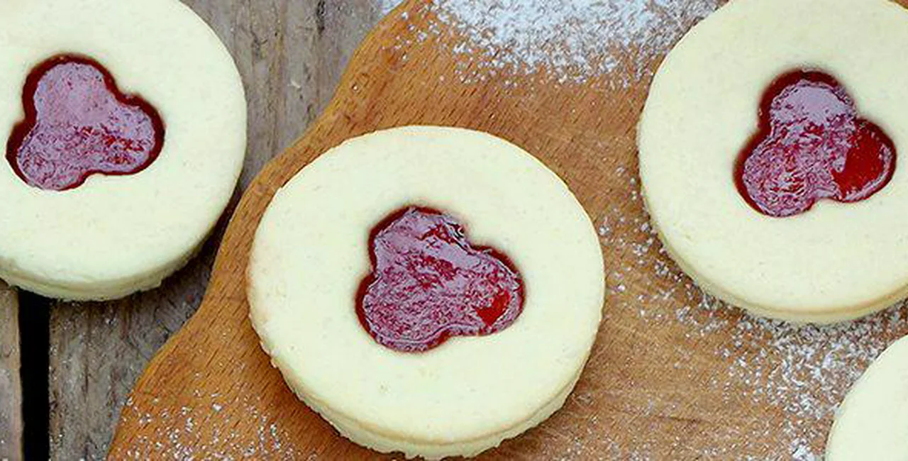 VIDEO: 3 Easy Czech Christmas Cookie Recipes Step-By-Step