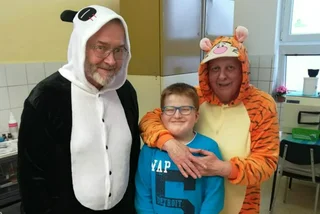 Czech dentist dons panda suit to treat children with autism