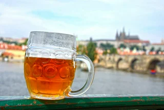 Polish journalists thirsty to test allegedly contaminated Czech beer