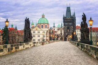 New wave of repairs on Charles Bridge to last through the end of 2019