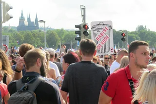 VIDEO: 283,000 Czechs demand resignation of Prime Minister in largest protest since 1989
