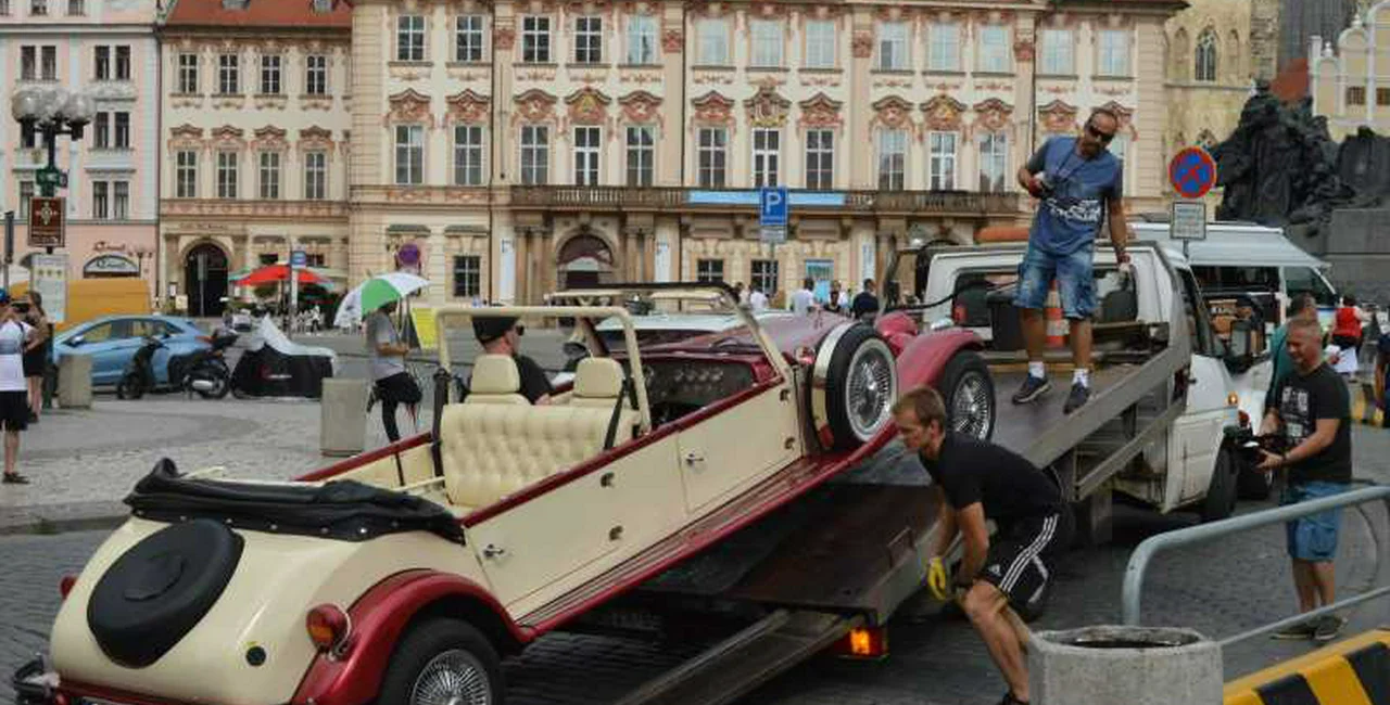 Pseudo-historical car. via Praha.EU