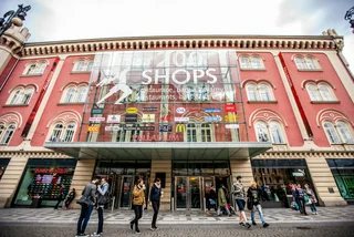 Czechs still like to shop at malls, especially for food, despite growth in e-commerce