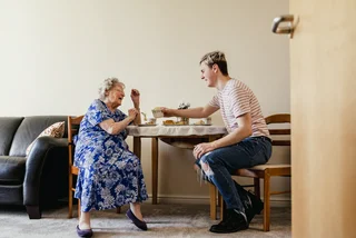 Prague students to live in nursing homes, get cheap rent in exchange for helping seniors