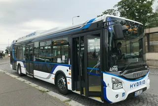 Prague testing two hybrid buses to help reduce CO2 emissions
