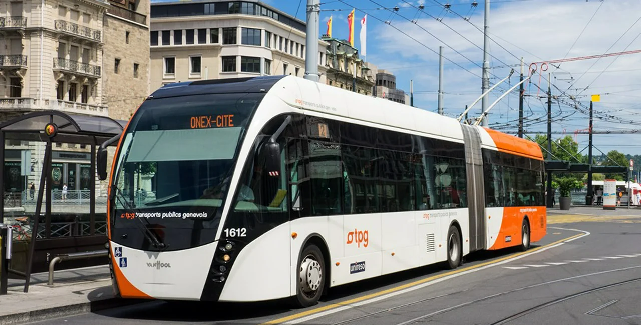 Prague plans to buy 20 new electric buses for route to Václav Havel Airport