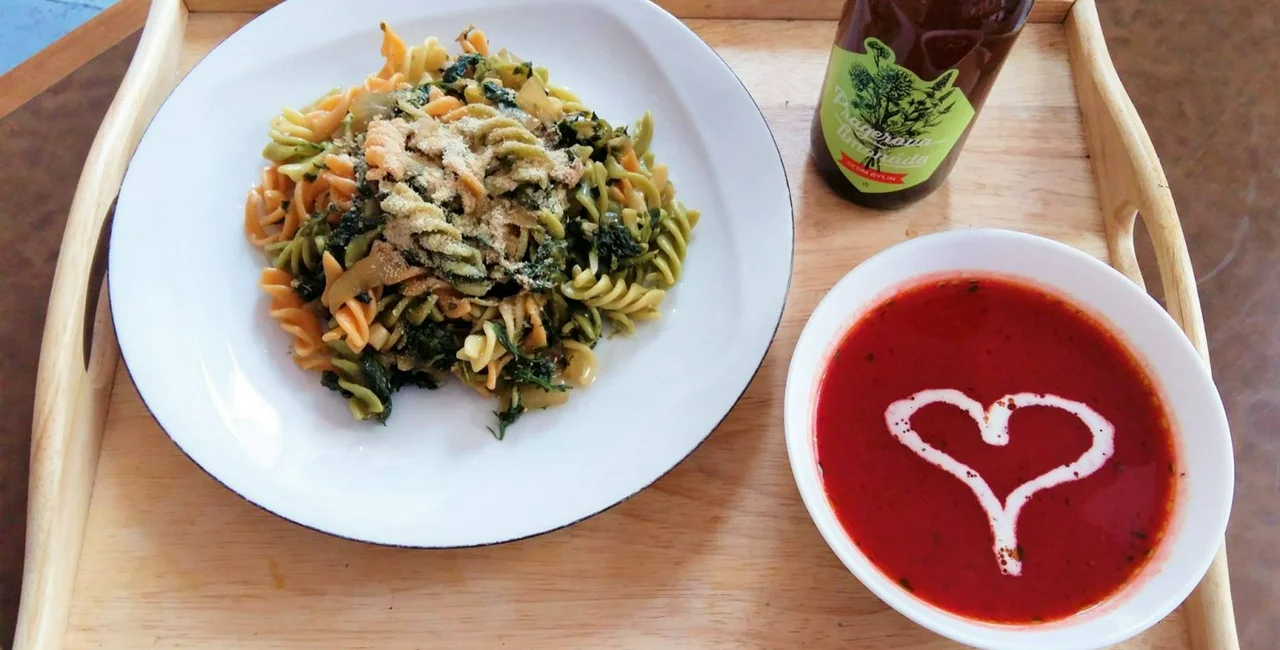 Jídelna Kuchařek bez domova / photo via Facebook @jidelnakbd