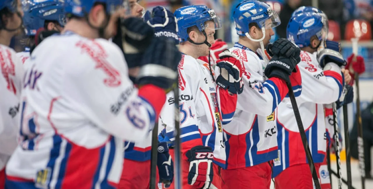 Czech National Hockey Team in 2013 via Wikimedia / Valentinaua