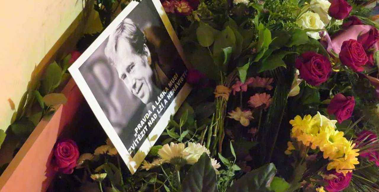 Flowers for Václav Havel on November 17. via Raymond Johnston