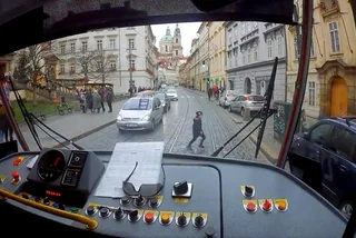 VIDEO: Prague tram driver helps lost English-speaking boy find parents