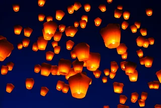 Prague likely to ban flying lanterns and further restrict amateur fireworks