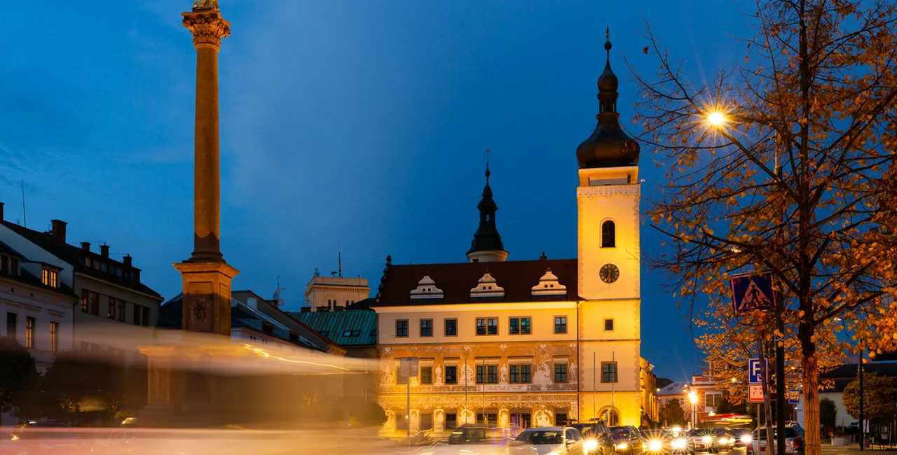Old Town Hall and Marian Column in Mlada Boleslav via iStock.com / JackF