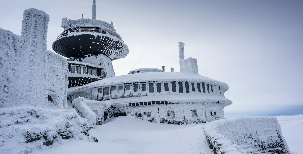 Weather observatory on Sněžka mountain via iStock.com / Nirian