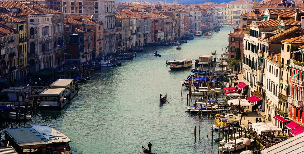 Venice, Italy via Gerhard Gellinger from Pixabay 