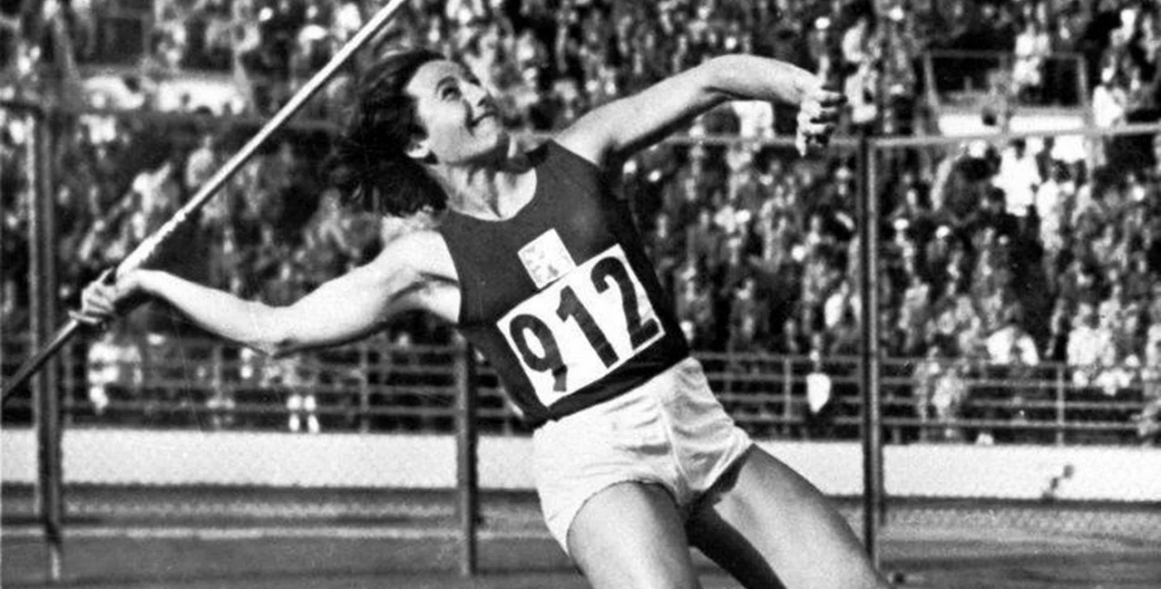 Legendary Czech javelin thrower Dana Zátopková dies aged 97