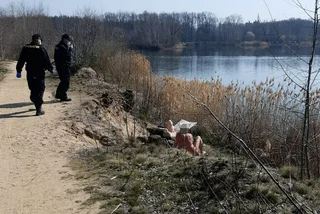 Even nudists must wear face masks, Czech Police remind naked sunbathers