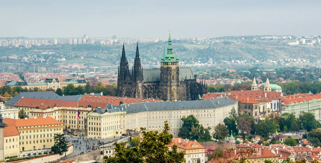 Prague Castle, Czech Republic via Pixaline from Pixabay 