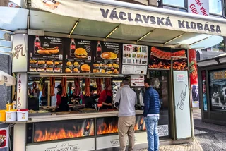 End of an era: Last sausage stand removed from Wenceslas Square