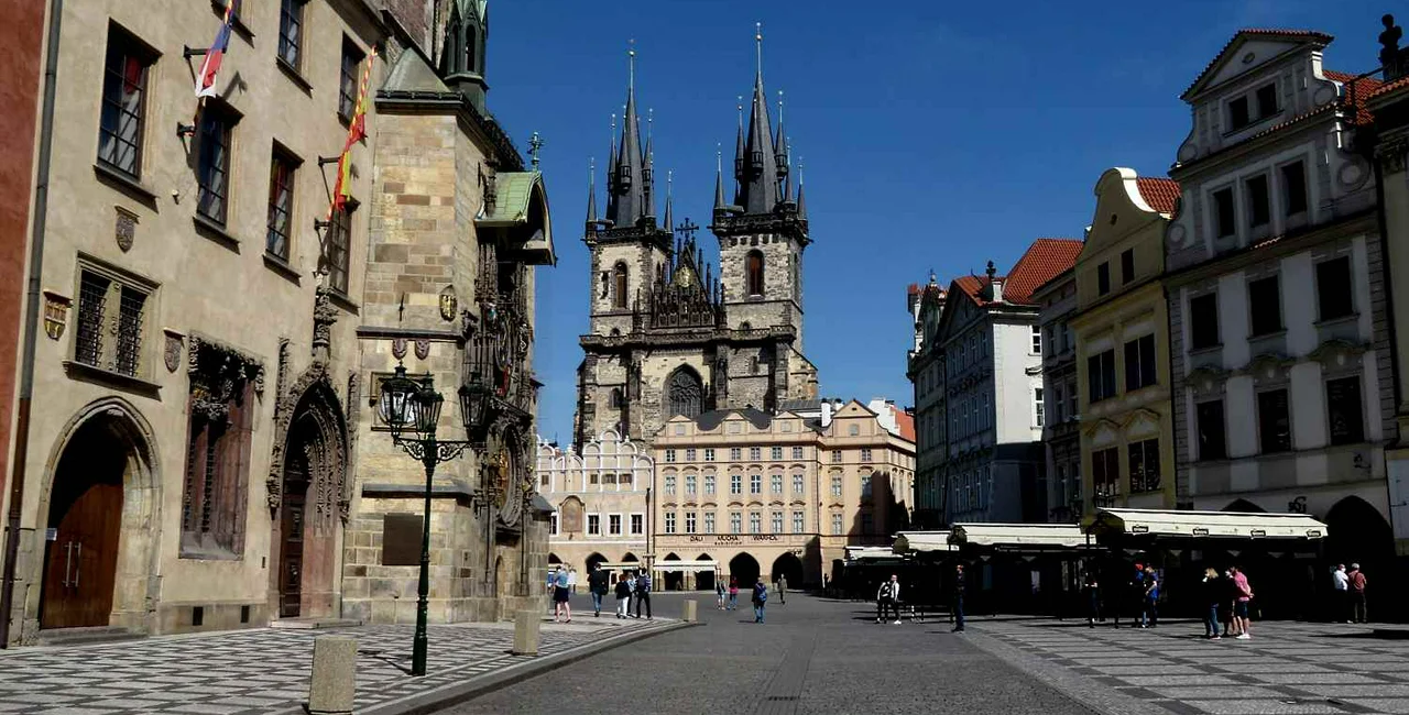 Prague's Old Town Square without tourists / via Raymond Johnston