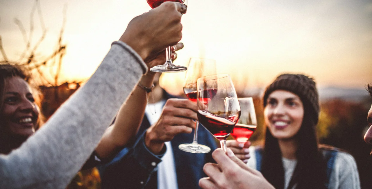 Wine tasting/ photo via Istock 