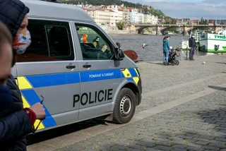 Czech President signs bill enabling on-the-spot fines for face mask violations